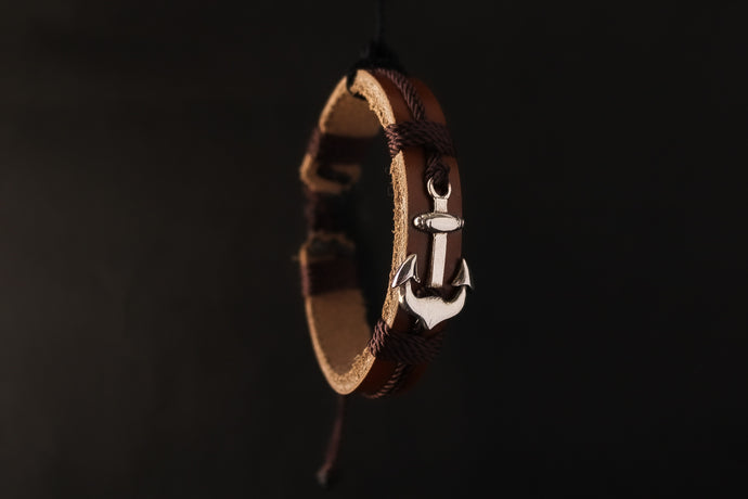 Brown Leather Bracelet in Brown Yarn