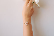 Load image into Gallery viewer, Four Petals with Pearl Orchid Bracelet
