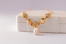 Load image into Gallery viewer, Golden Designs Necklace with Pearls
